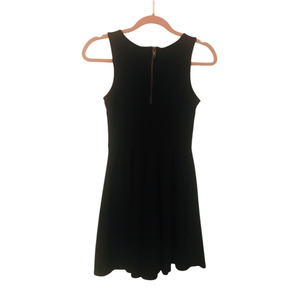 🌸 Old Navy Little Black Dress - Picture 2 of 4